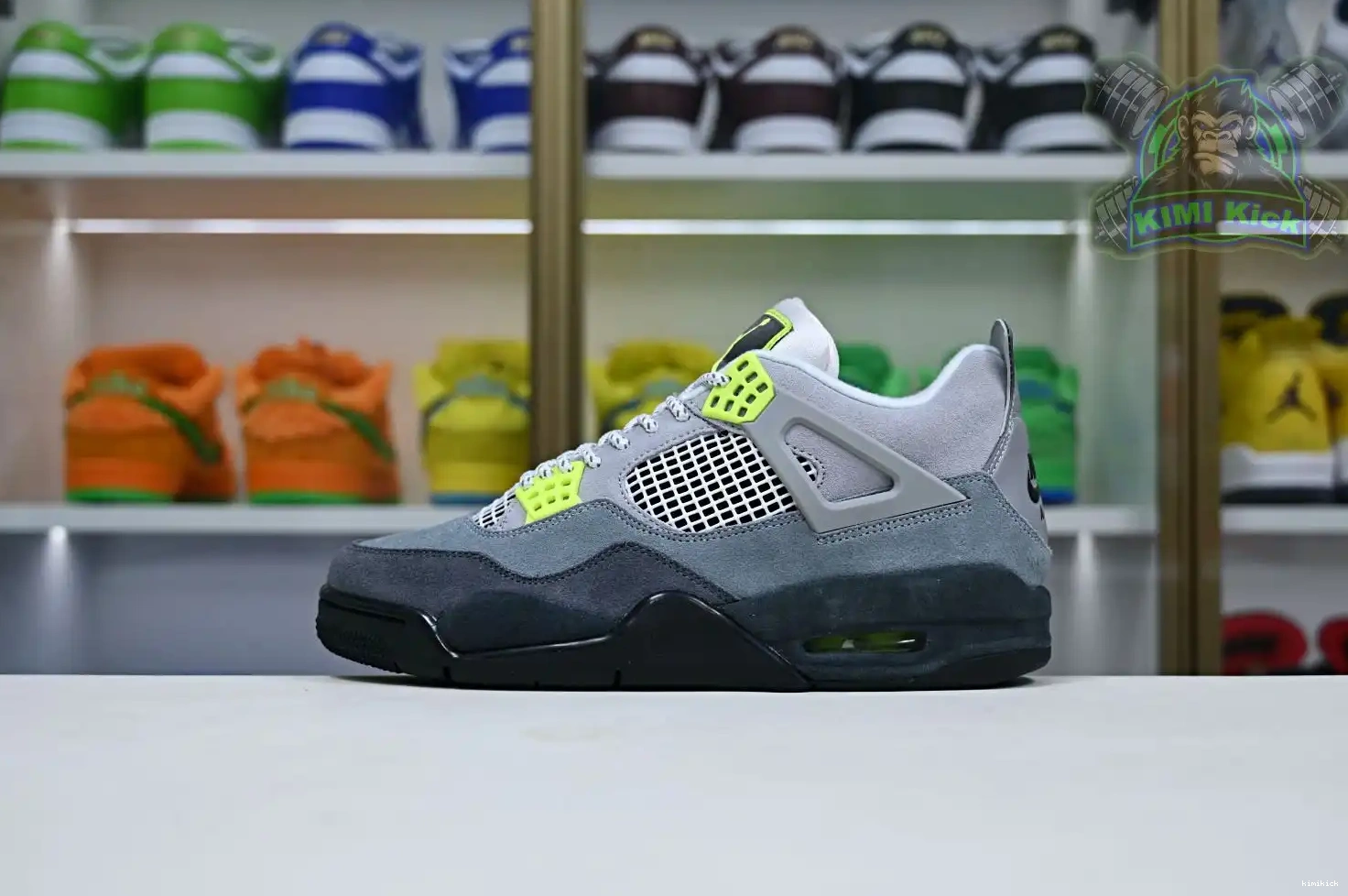 Air retro 4 se'95neon Jordan Kimikick Jordan 0424